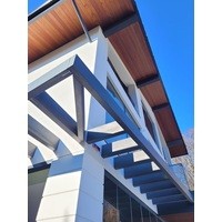 Консольная пергола из клееного соснового бруса. г. Сочи