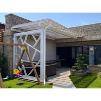 Пергола во дворе частного из соснового клееного бруса и лиственницы. г. Краснодар