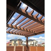 Пергола над входом в дом из соснового клееного бруса и лиственницы. г. Краснодар