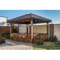 Беседка с палубным настилом из лиственницы. г. Краснодар