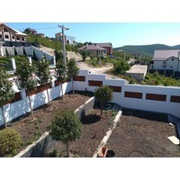 Запонение проемов забора лиственницей, сорт Экстра