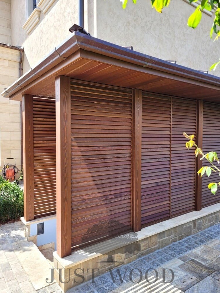 Входная группа в цокольный этаж из лиственницы, сорт Экстра. г. Краснодар