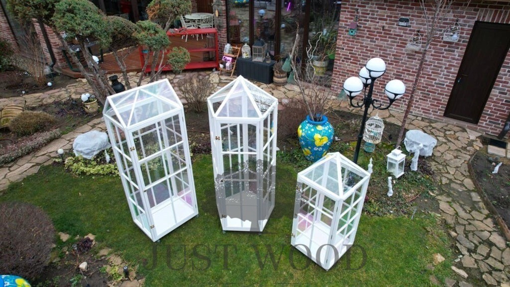 Мини оранжереи из лиственницы и монолитного поликарбоната