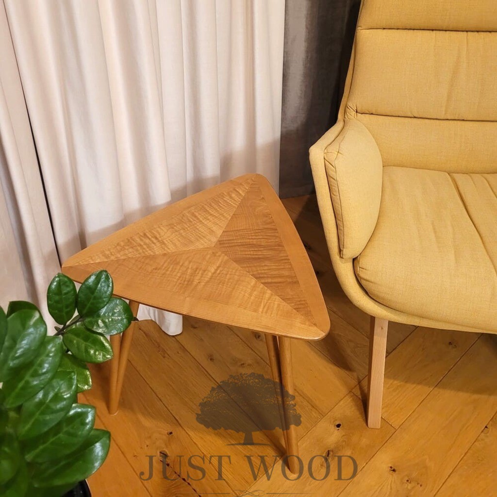 Журнальный кофейный столик из массива термо клена ручной работы