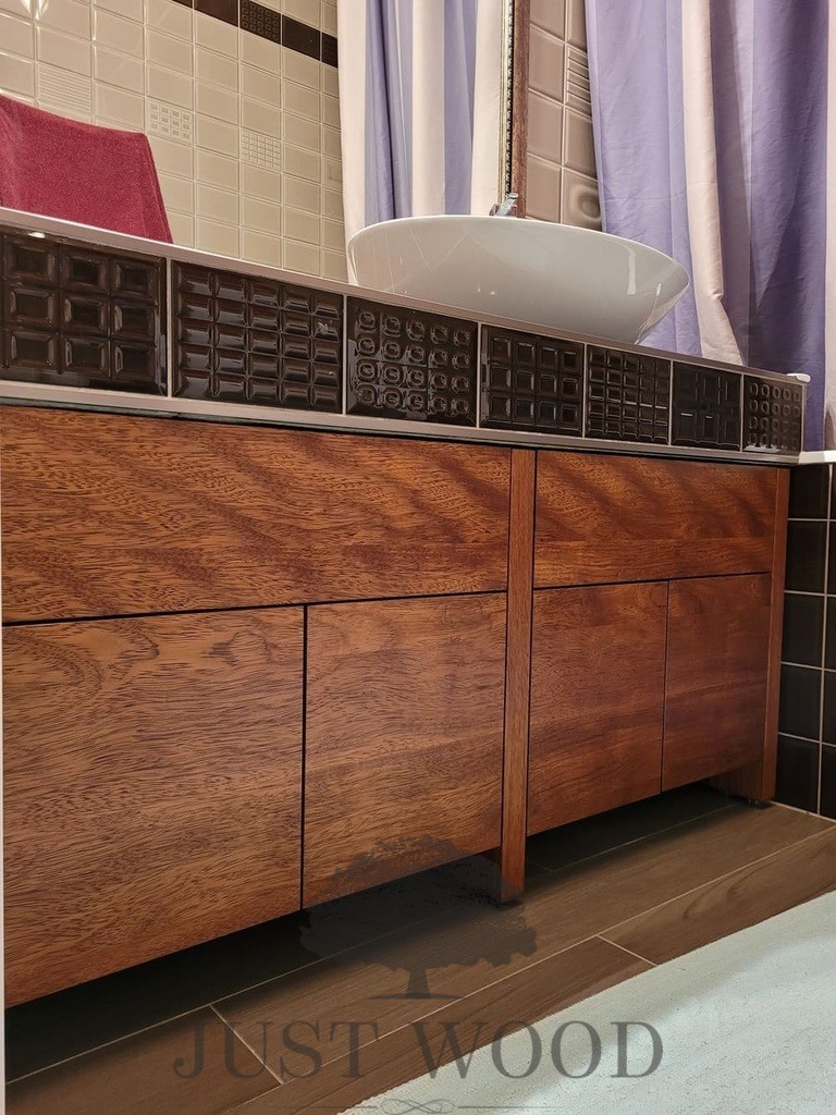 Тумба в ванную комнату под раковину из массива мербау