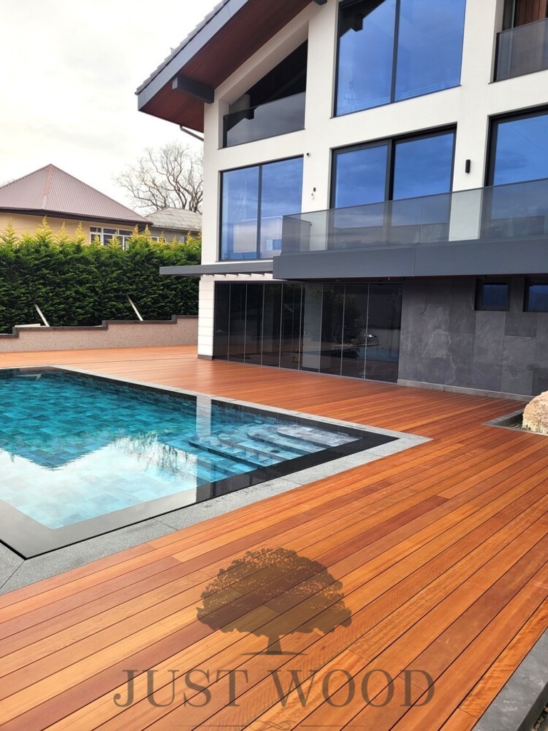 Палубный настил вокруг бассейна. Бангкирай. г. Сочи